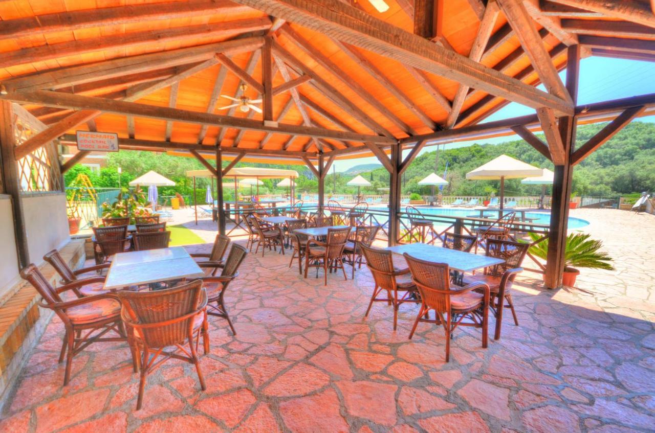 Mermaid Pool And Bar Hotel de apartamente Paleokastritsa