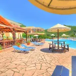 Mermaid Pool Studios And Bar